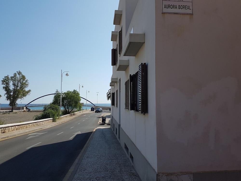 Toctoc Pedregalejo Beach Apartment Malaga Exterior photo